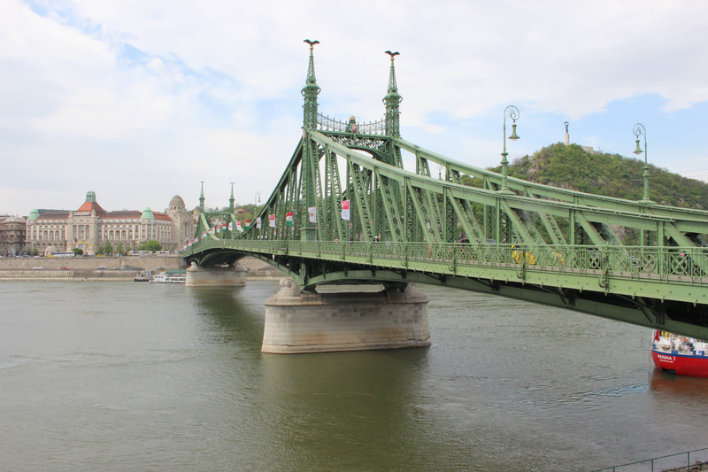 Liberty Bridge or Green Bridge, Budapest   photo Gilly Pickup